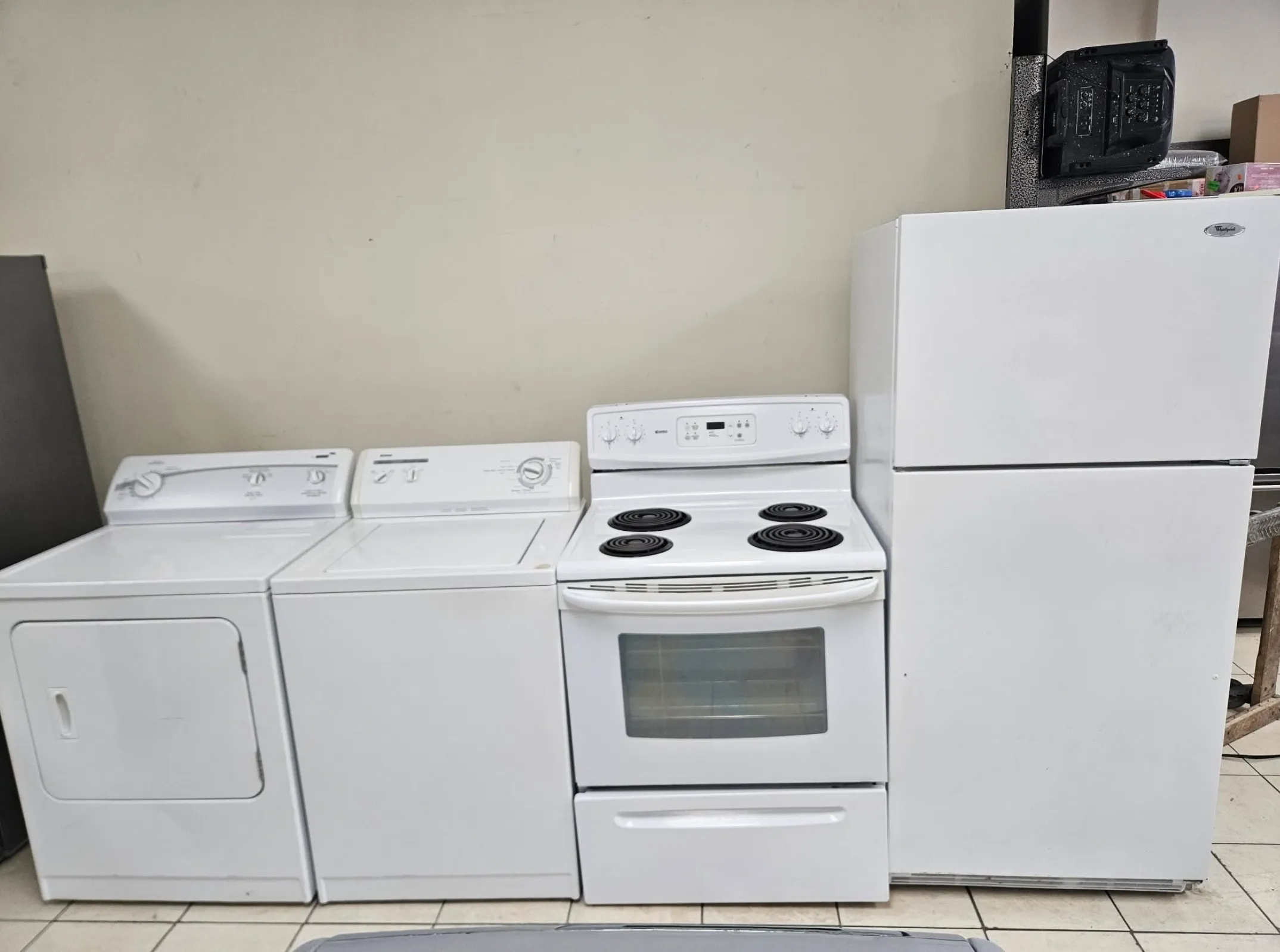 Appareils électroménagers en vente chez Plan B Électro