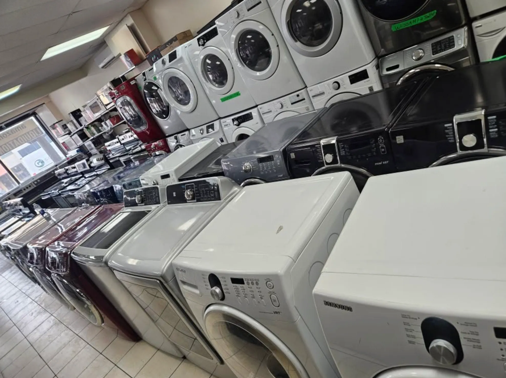 Appareils électroménagers en vente chez Plan B Électro